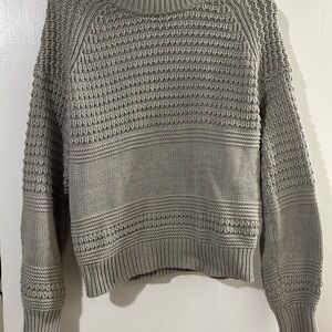 Universal Thread Gray Crew Neck Sweater